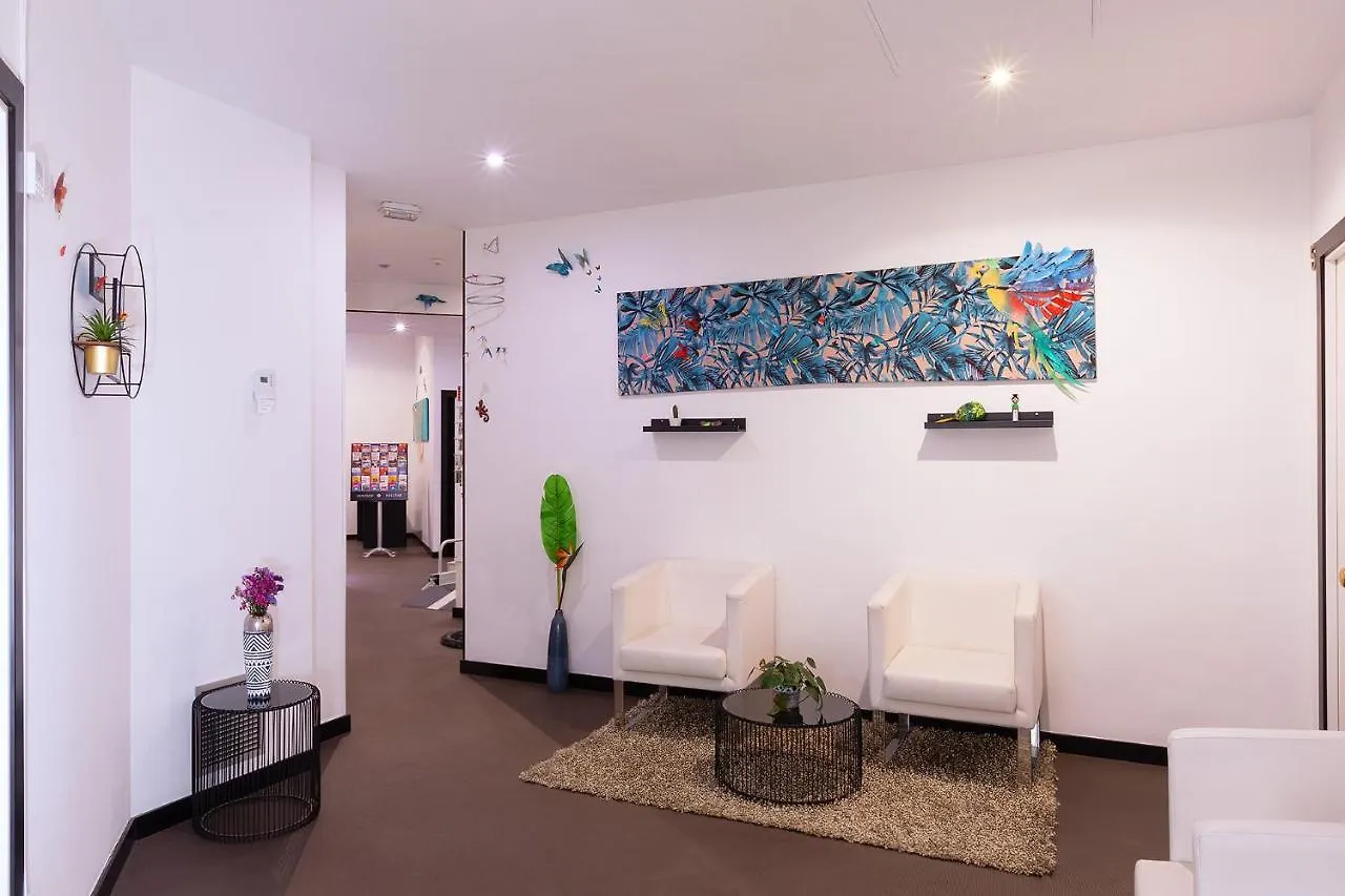 Amra Barcelona Caspe Guest House