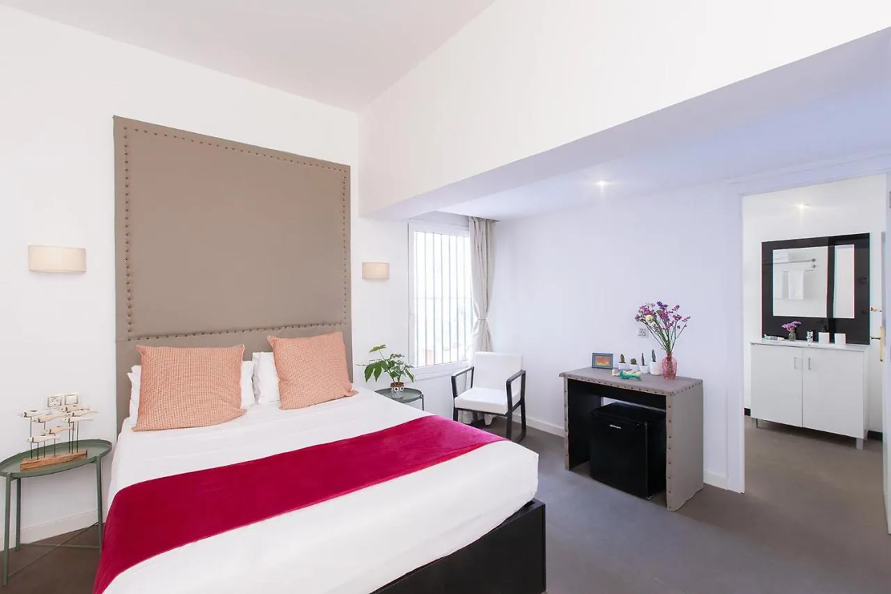 Amra Barcelona Caspe Guest House