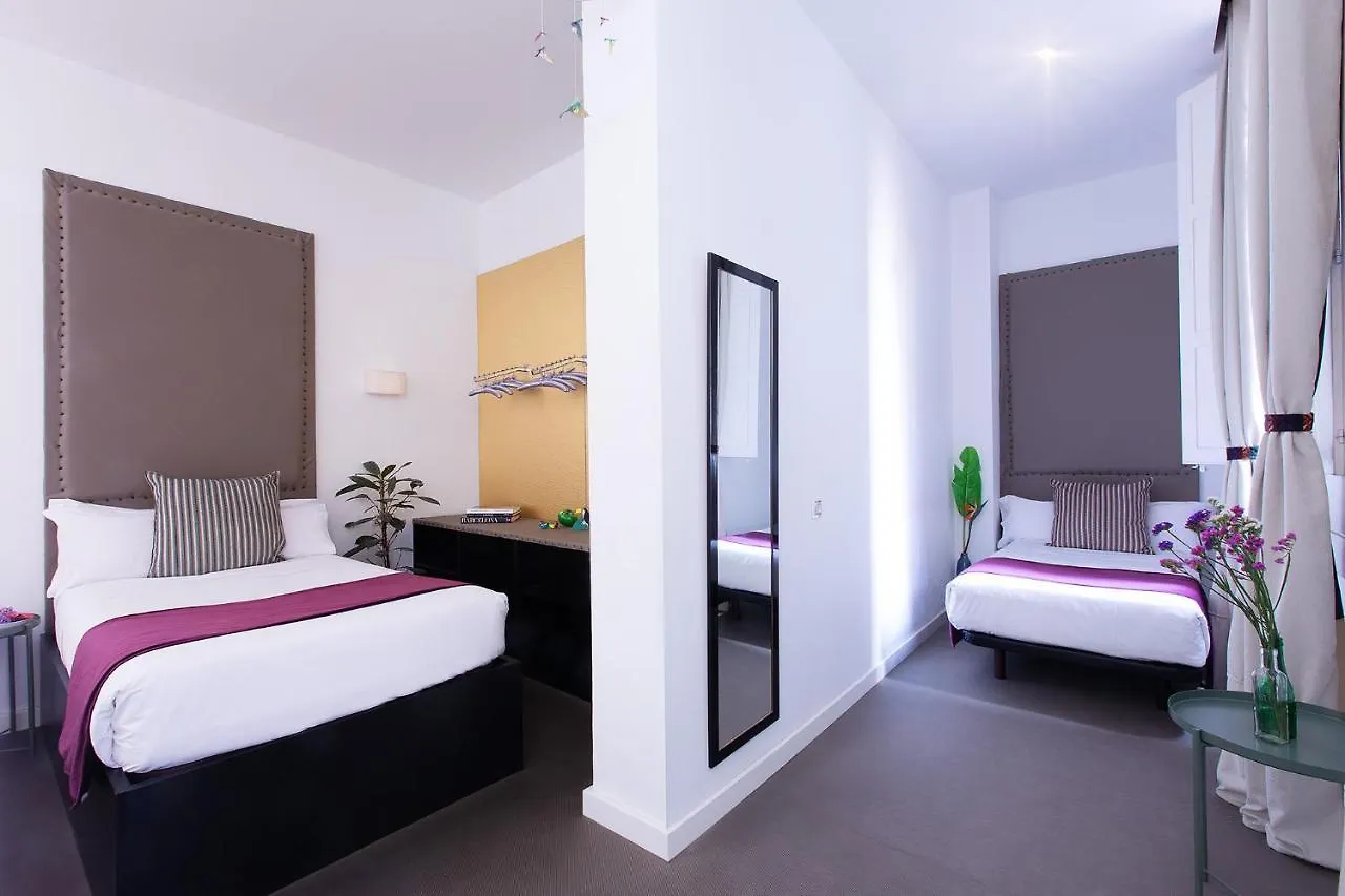 Amra Barcelona Caspe Guest House 2*,