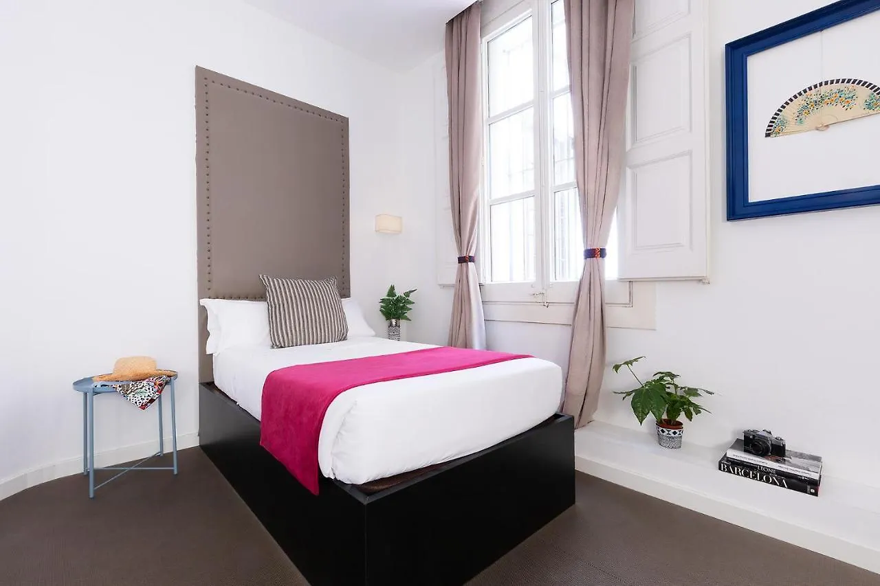 Amra Barcelona Caspe Guest House 2*,