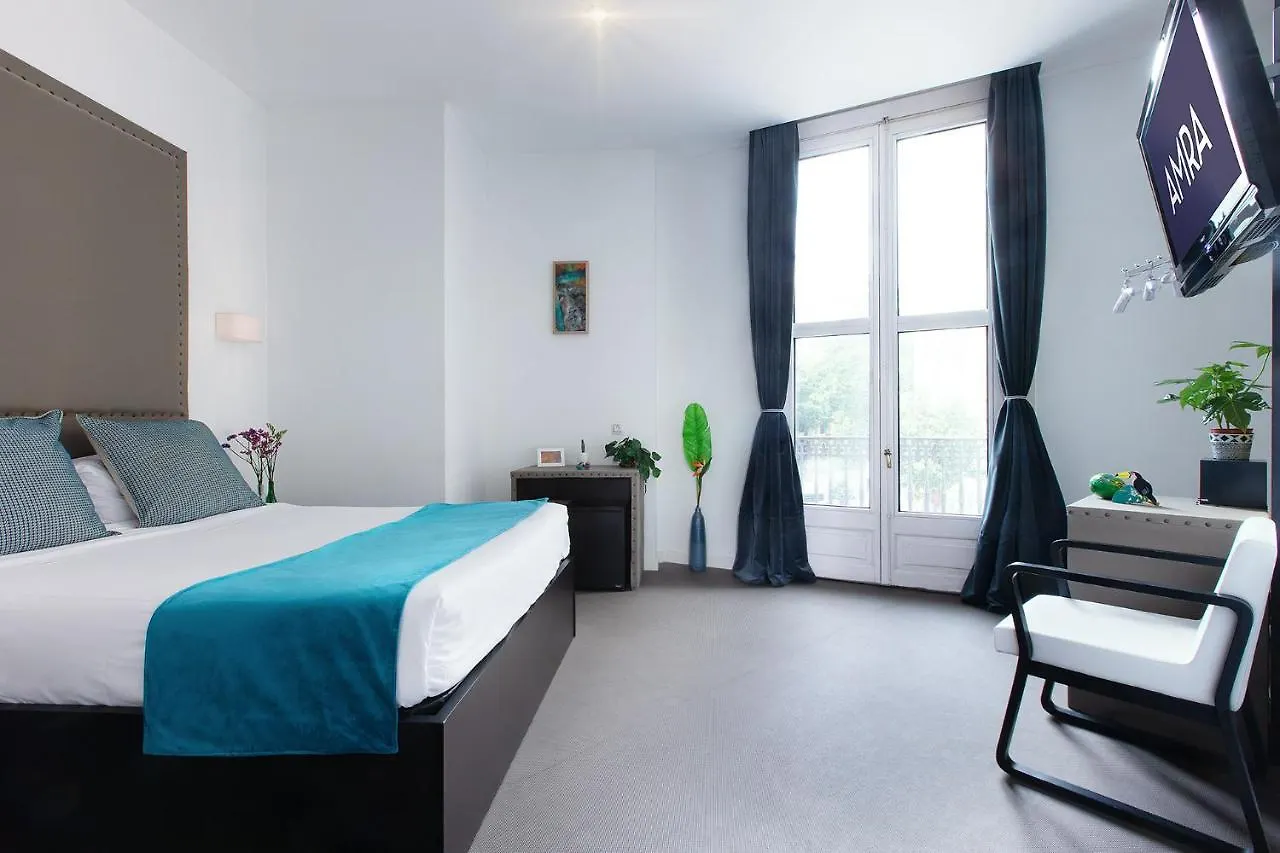 Amra Barcelona Caspe Guest House
