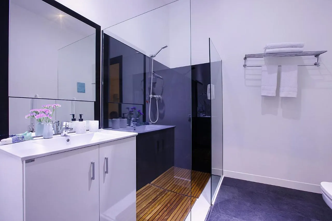 Amra Barcelona Caspe Guest House