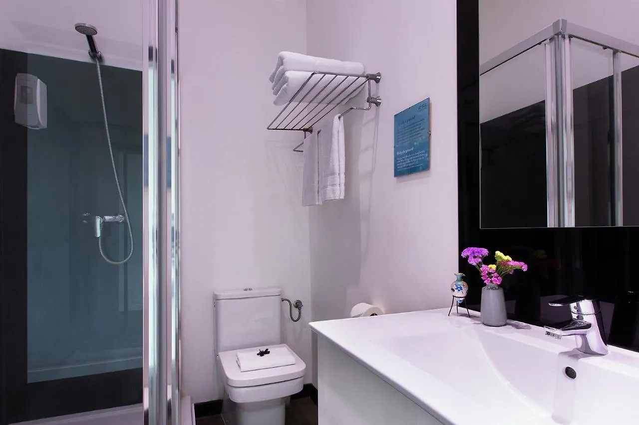 Amra Barcelona Caspe Guest House