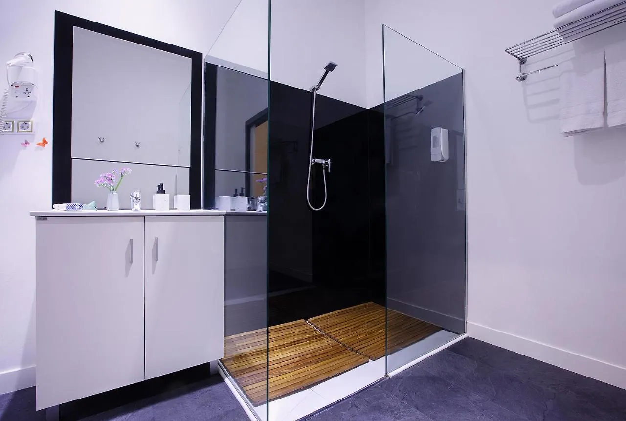 Amra Barcelona Caspe Guest House