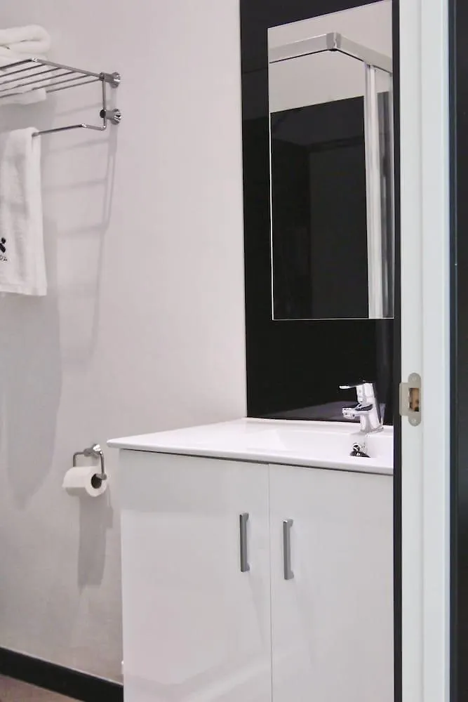 Amra Barcelona Caspe Guest House